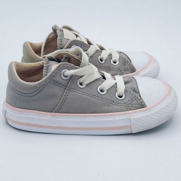 Infant Size 7 Converse All Stars - Picture 4 of 8